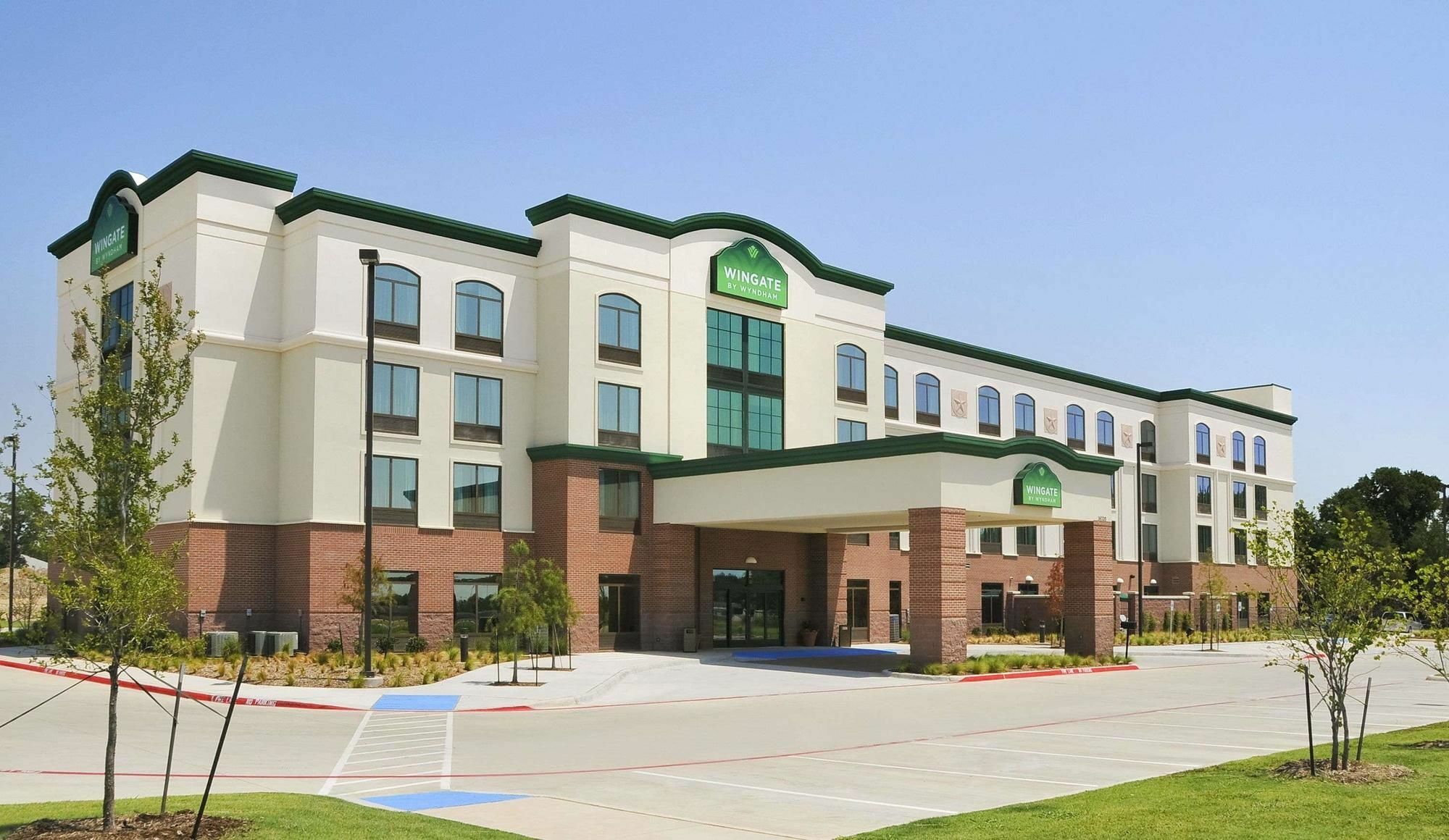 Comfort & East - Mckinney Hotel